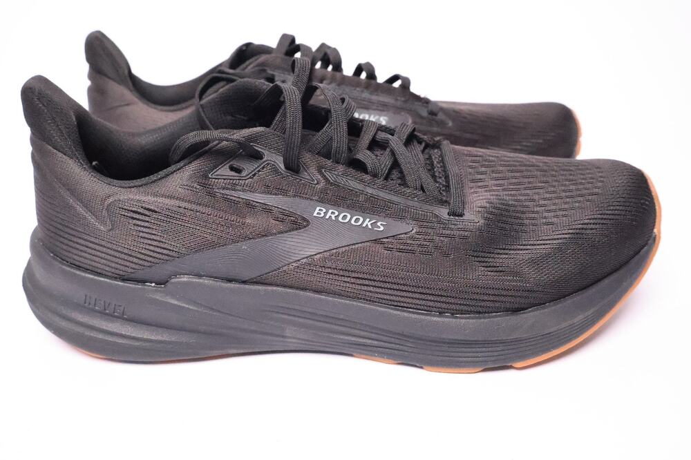 Brooks Revel 9 Men’s 9.5 D Black/Ebony/Biscuit Running Shoes New #187